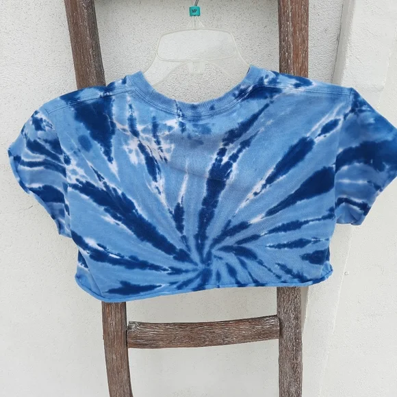 St. Mary's cropped t-shirt - Picture 5 of 9